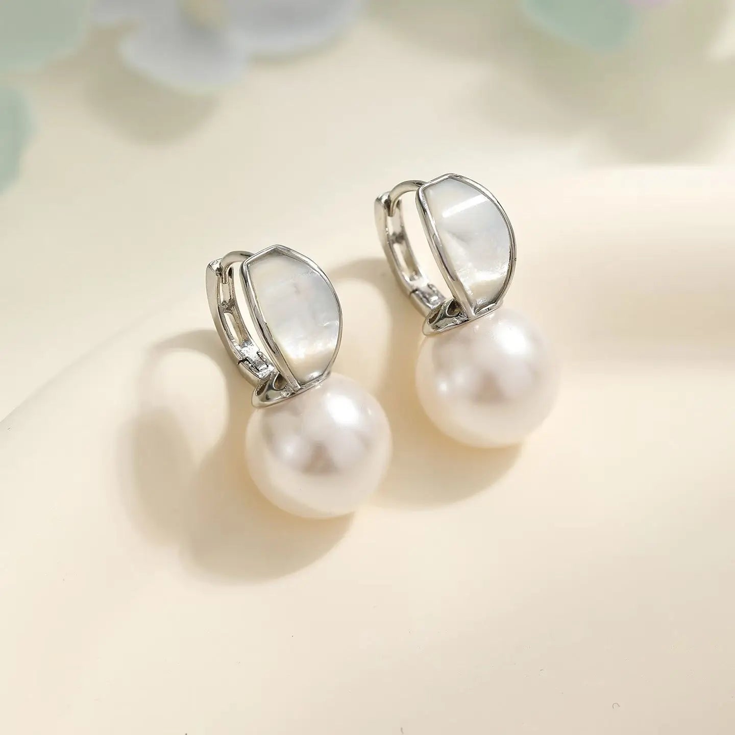 Graceful Elegant Imitation Pearl Drop Earrings for Girls Glitter Flowers Jewelry for Women Ladies Accessories Wholesale Chic