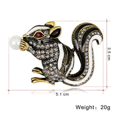 Fashion New Design Sweet Animals Squirrel Brooches for Girls Stylish Trendy Pins Jewelry for Women Ladies Accessories Wholesale