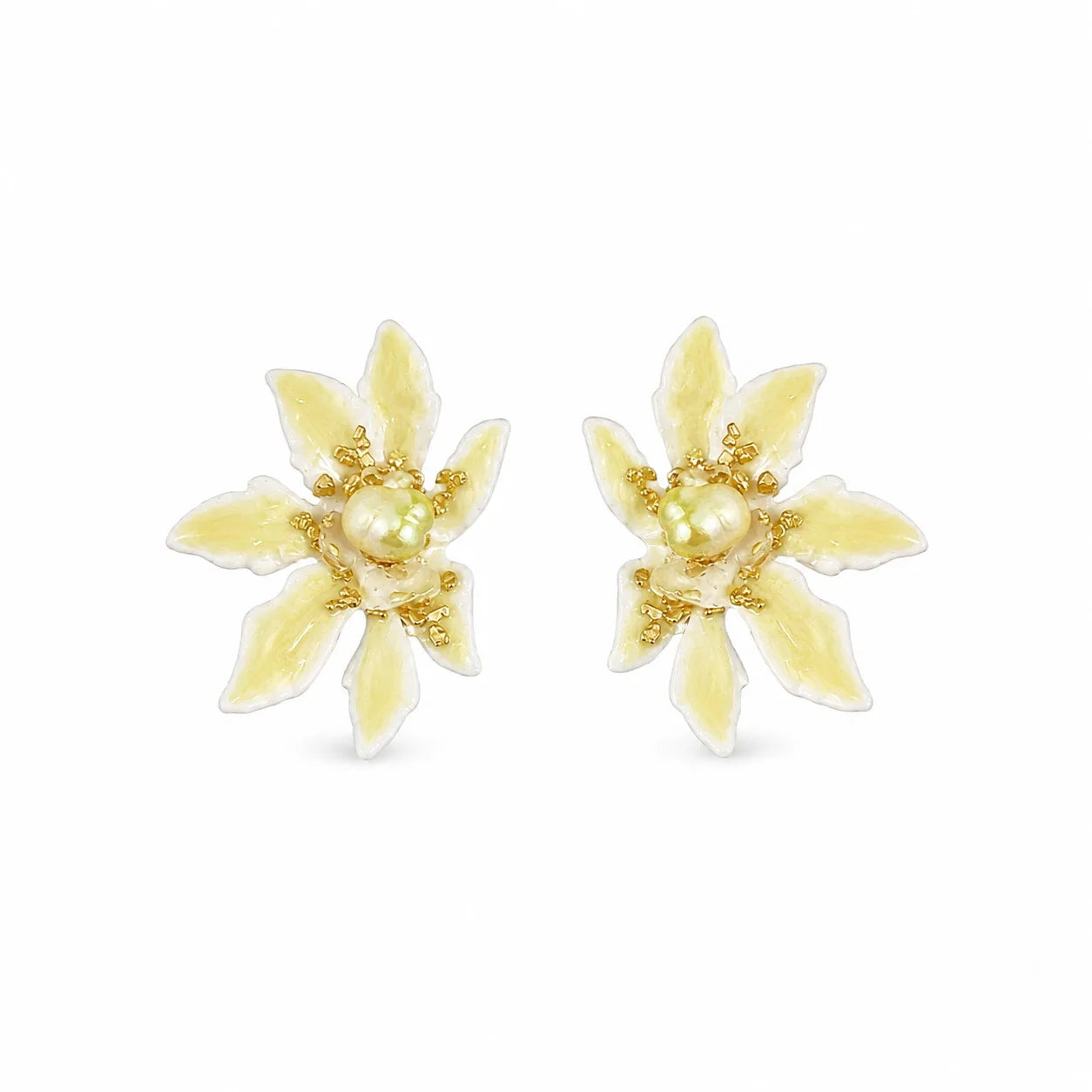 Female Green Yellow Flower Shape S925 Silver Freshwater Pearl 18k Gold-plated Stud Earring Elegant in Stock Jewelry for Women