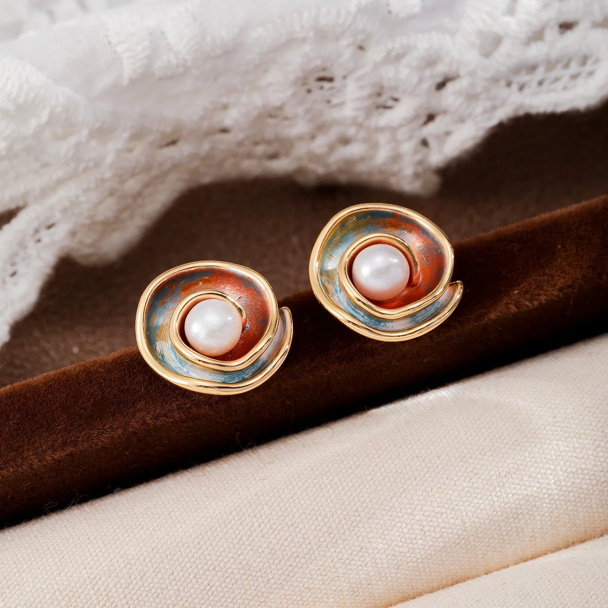 Fashion S925 Silver Freshwater Pearl Copper 18K Gold Plated Hand-Painted Stud Earrings for Girls Jewelry for Women LadyWholesale