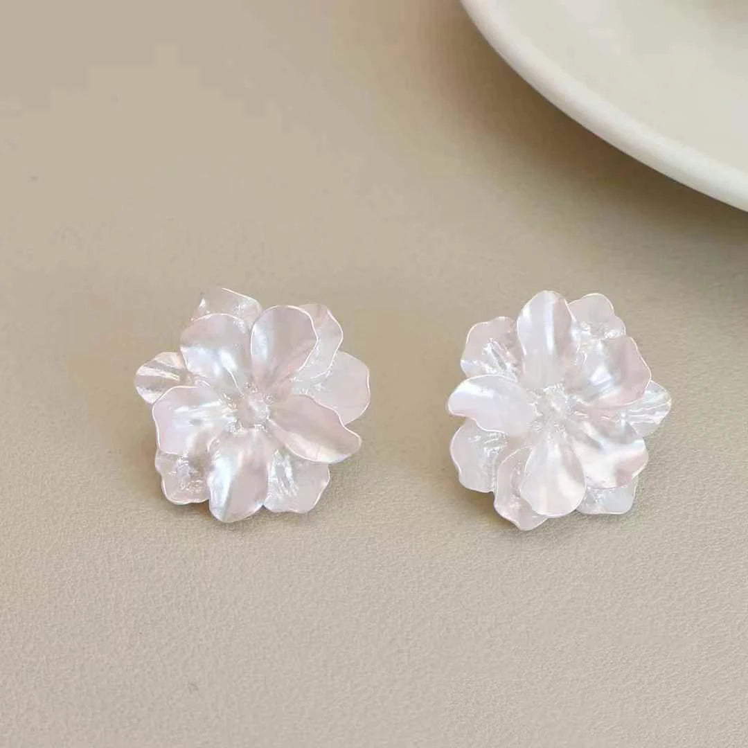 Women Hot Sale Classic Flower Shape Small Stud Earring Sweet Fashion Gentle Luxurious Bulk Order Jewelry Accessories for Daily