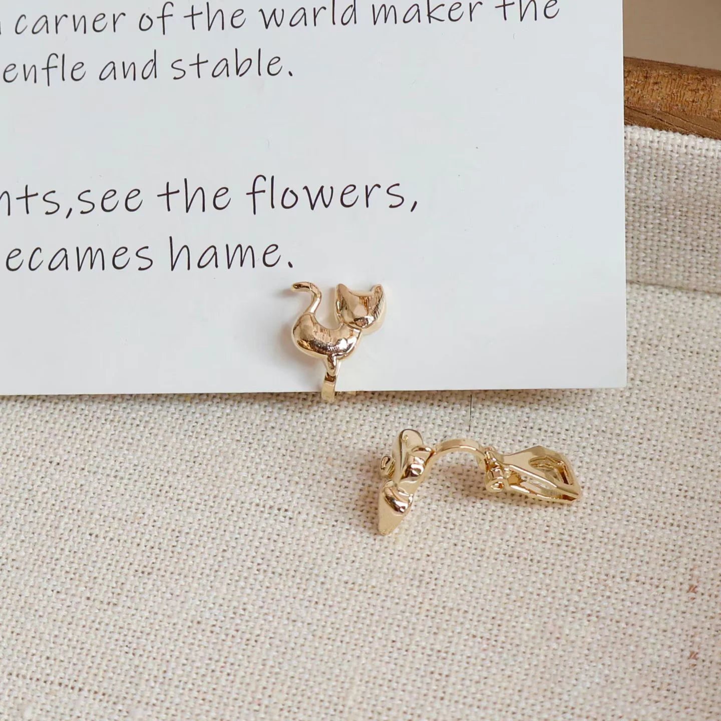 Ladies Cat Shape Imitation Pearl Decorative Mini Clip-on Earring Fashion Elegant Cute Charms Bulk Jewelry Accessories for Daily