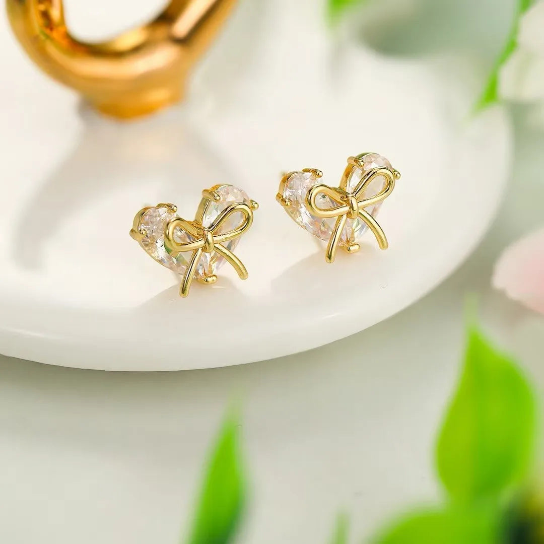 Simple Heart Shaped Minimalistic Stud Earrings for Girls Luxurious Imitation Pearl Jewellry for Women Lady Accessories Wholesale