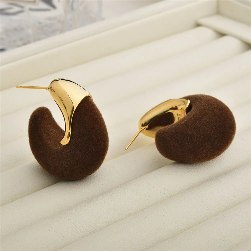 Retro Earrings Stud Female New Irregular Velvet Hoop Earrings Niche Design Light Luxury Fashion Earrings Autumn and Winter Bulk
