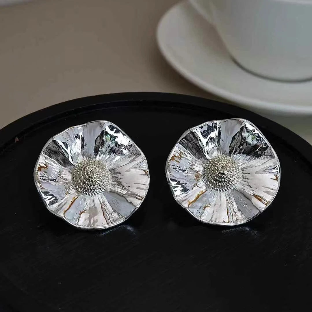 Ladies Flower Shape Small Stud Earring Sequined Fashion Elegant Glamorous Wholesale High Quality Jewelry Accessories for Street