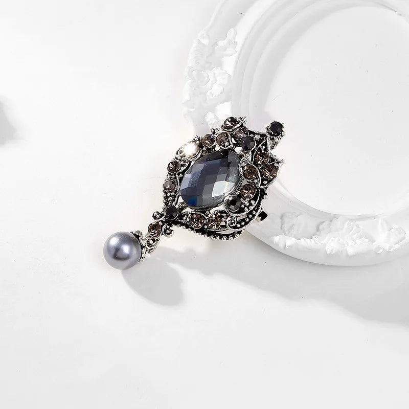 Fashion Luxury Glitter Sparing Glitter Brooches for Girls Vintage Retro Charms Dainty Pins Jewelry for Women Ladies Accessories