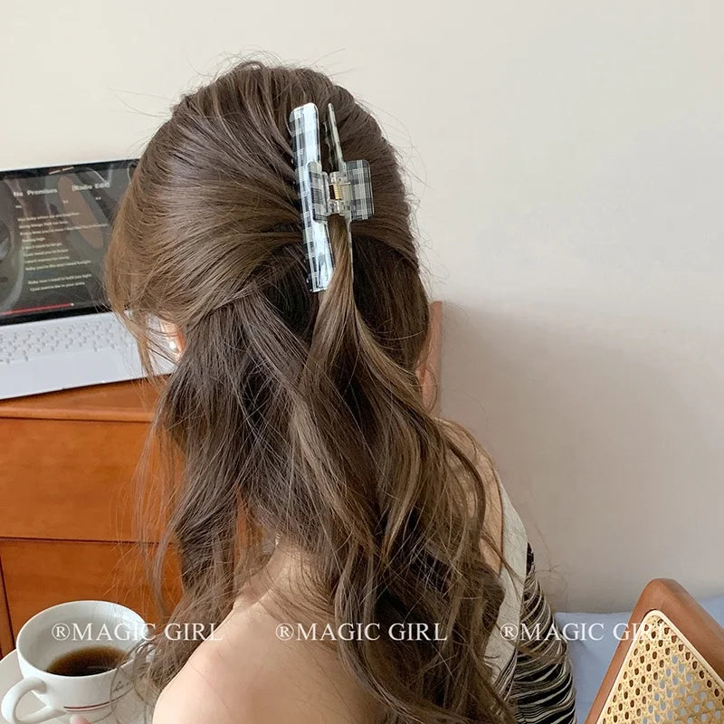 Fashion Trendy Elegant Sweet Hair Claw Clips for Girls Plaid Simple Classic Hair Accessories for Women Ladies Chinese Supplier