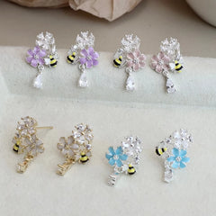 Fashion Sweet Bee Animals Flower Drop Earrings for Girls Elegant Cute Kawaii Refined Jewelry for Women Ladies Accessories