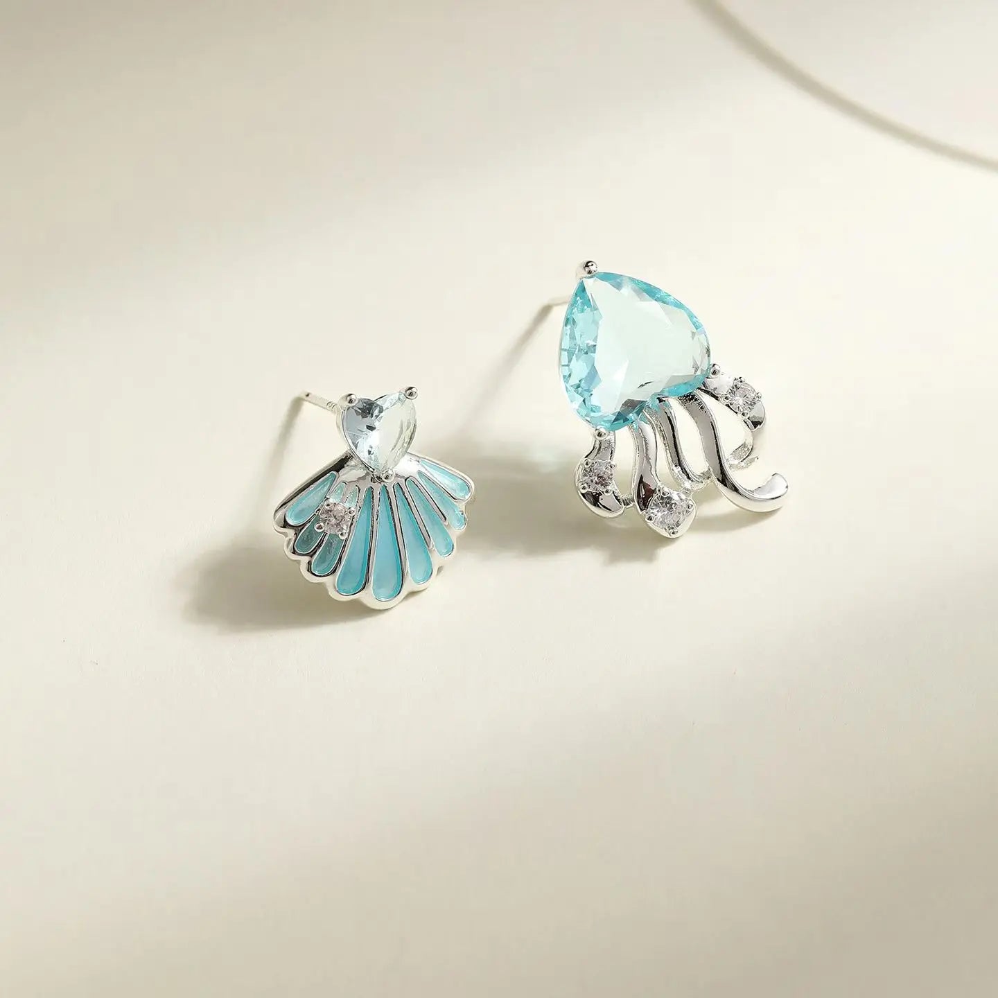 Fashion Rhinestone Bowknot Glitter Stud Earrings for Girls Heart Shaped Sparkle Jewelry for Women Ladies Accessories Wholesale
