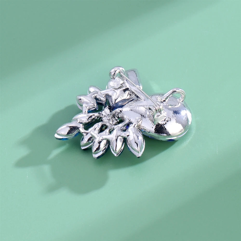 Fashion Glitter Sparkle Luxury Sweet Brooches for Girls Trendy Stylish Charms Pins Jewelry for Women Lady Accessories Wholesale