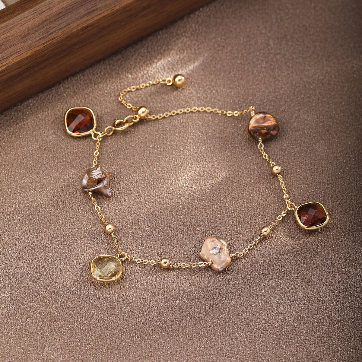 Fashion Freshwater Pearl Glass Crystal Bracelets for Girls 18K Gold Plated Jewelry for Women Ladies Wholesale China Manufacturer