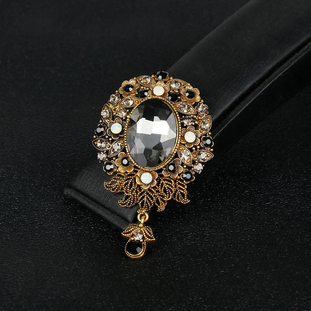 Fashion Flowers Glitter Sparkle Rhinestone Brooches for Girls Dainty Retro Vintage Fine Jewelry for Women Ladies Accessories