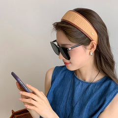 Hot Sale Wide Large Pu Fabric French Vintage Headbands for Women Graceful Lightweight Wholesale Hairbands Accessory for Office