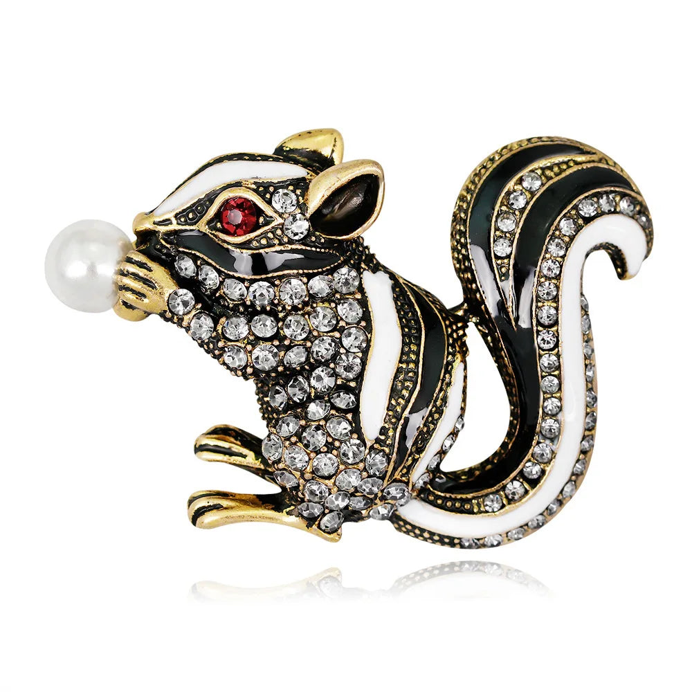 Fashion New Design Sweet Animals Squirrel Brooches for Girls Stylish Trendy Pins Jewelry for Women Ladies Accessories Wholesale
