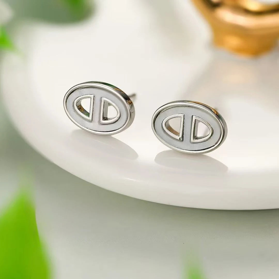 Women Hot Sale New Design Letter Shape Small Stud Earring Fashion Sparking Simple Bulk Jewelry Accessories for Female Daily Use