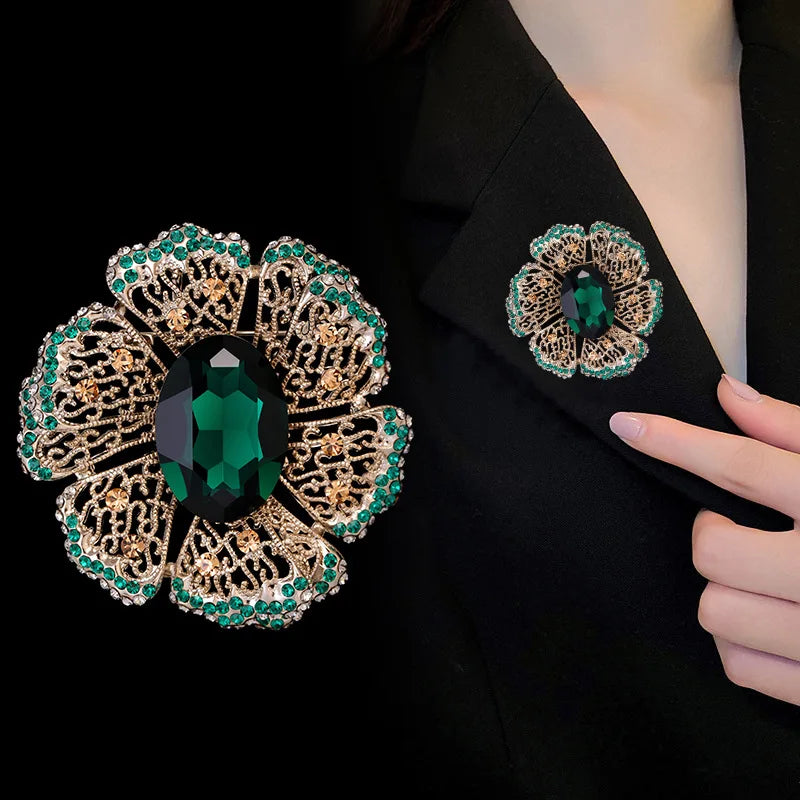 Fashion Glitter Rhinestone Vintage Retro Luxury Brooches for Girls Elegant Graceful Fine Jewelry for Women Ladies Accessories