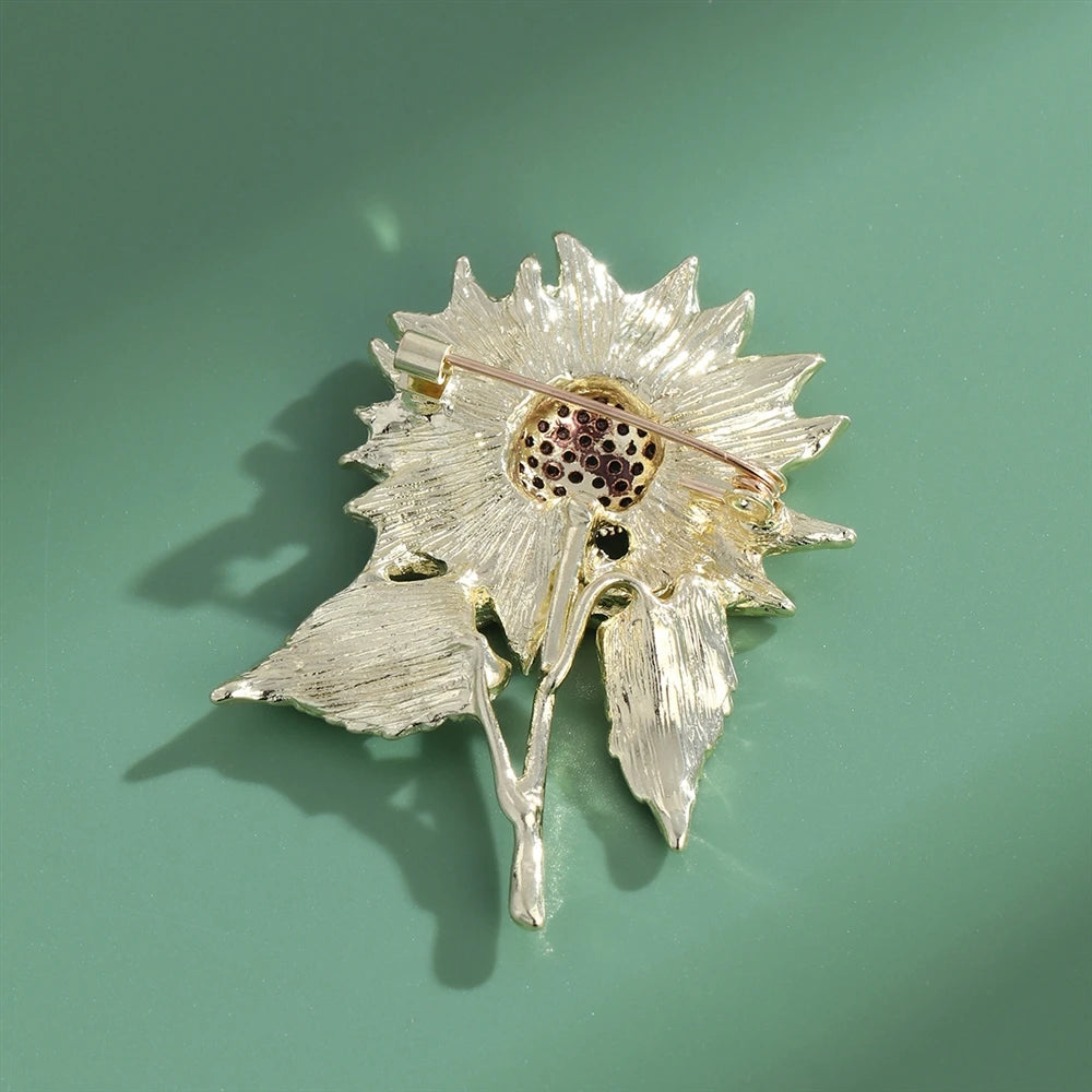 Fashion Sweet Trendy Sunflower Floral Brooches for Girls Stylish Dainty Glamorous Pins Jewelry for Women Ladies Accessories