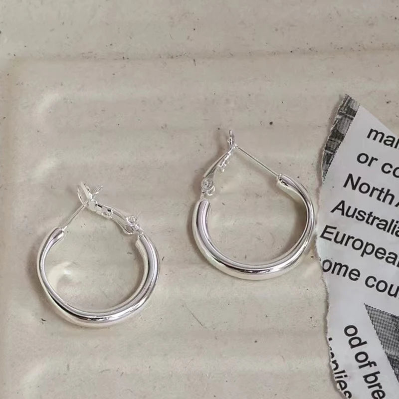 Fashion Simple Retro Glamorous Classic Hoop Earrings for Girls Charms Art Deco Jewelry for Women Ladies Accessories Wholesale