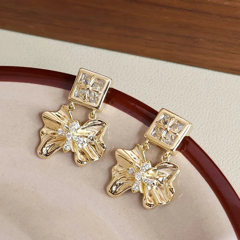 Sweet Trendy Elegant Heart Shaped Luxury Drop Earrings for Girls Charms Glamorous Jewelry for Women Ladies Accessories Wholesale