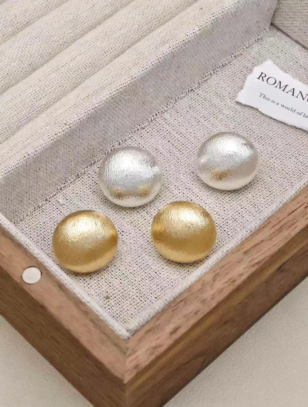 Women New Design Small Rhinestone Decorative Mini Stud Earring Fashion Chic E Gentle Bulk Jewelry Accessories for Ladies Daily