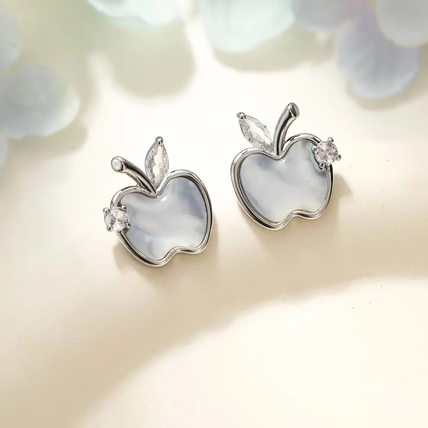 Sweet Fashion Trendy Cute Apples Stud Earrings for Girls Elegant Simple Jewelry for Women Ladies Accessories Chinese Supplier