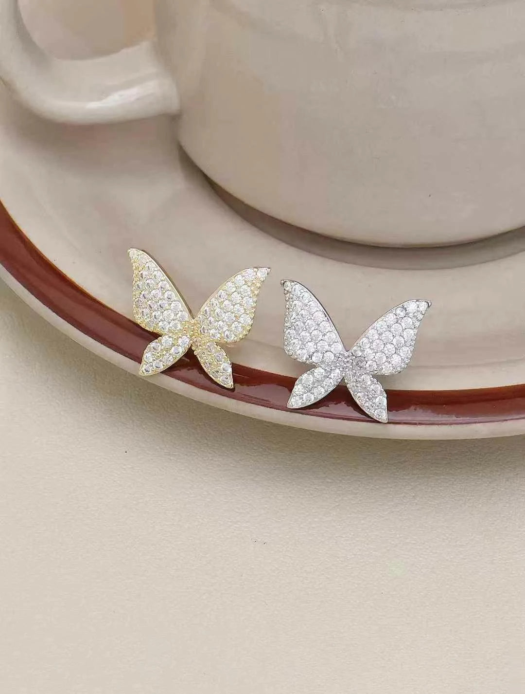 Ladies Silver Butterfly Small Rhinestone Stud Earring Sparking Fashion Chic Simple Elegant Bulk Jewelry Accessories for Causal