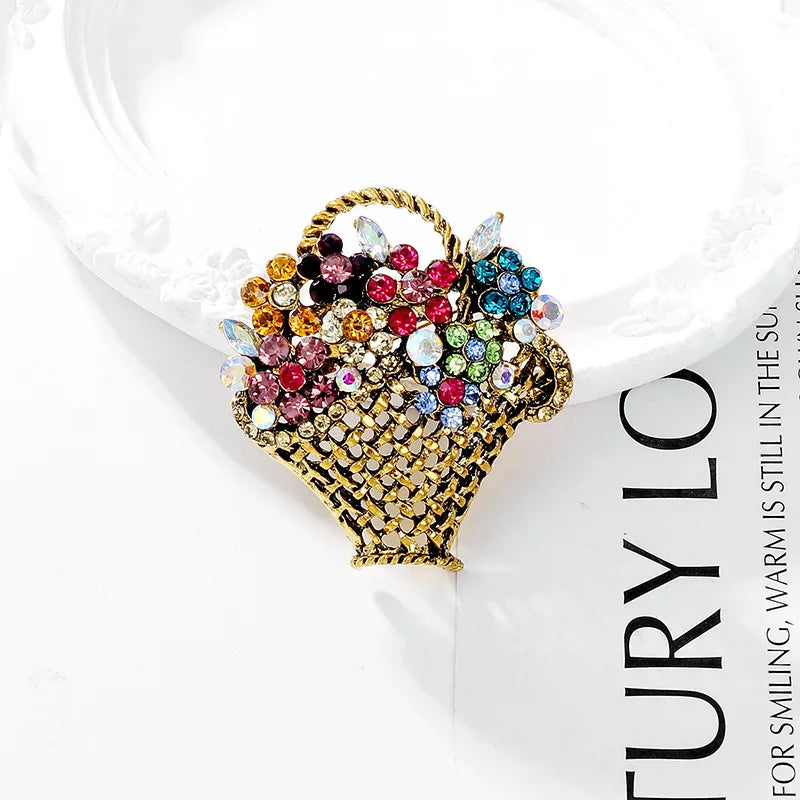 Fashion Flowers Sweet Glitter Rhinestone Sparking Brooches for Girls Stylish Pins Jewelry for Women Ladies Accessories Hot Sale