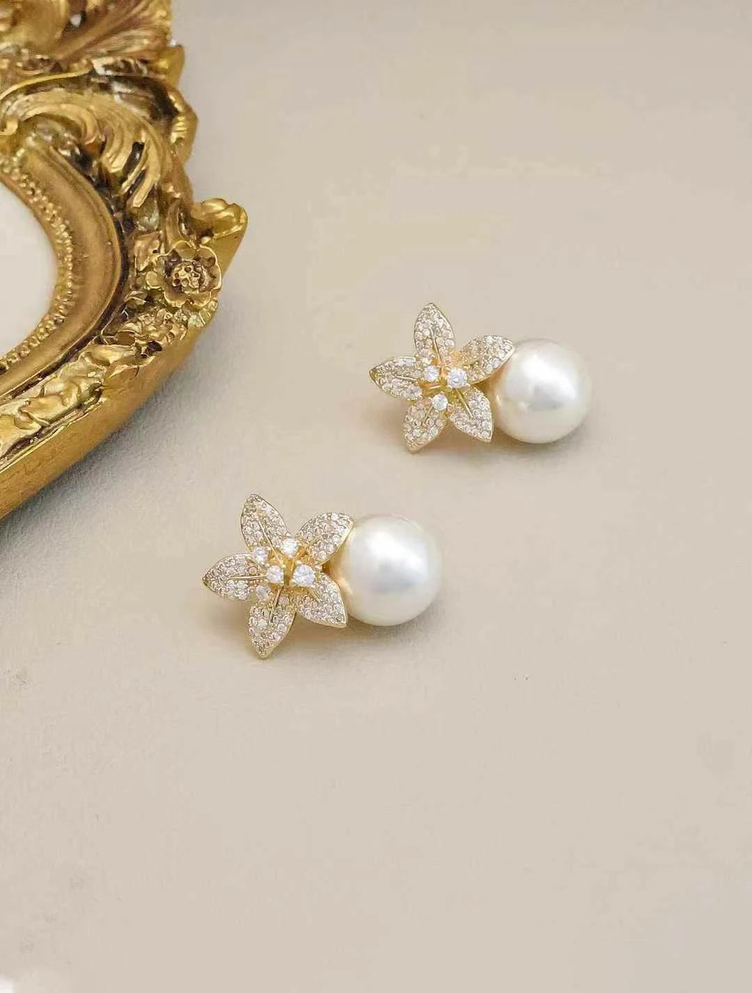 Sweet Elegant Simple Flower Stud Earrings for Girls Cute Luxurious Jewellry for Women Ladies Accessories Chinese Supplier Chic