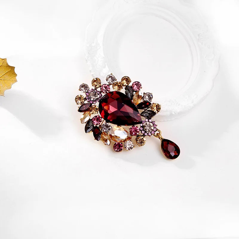 Fashion Glitter Sparkle Luxury Vintage Retro Brooches for Girls Elegant Crystal Trendy Jewelry for Women Ladies Accessories