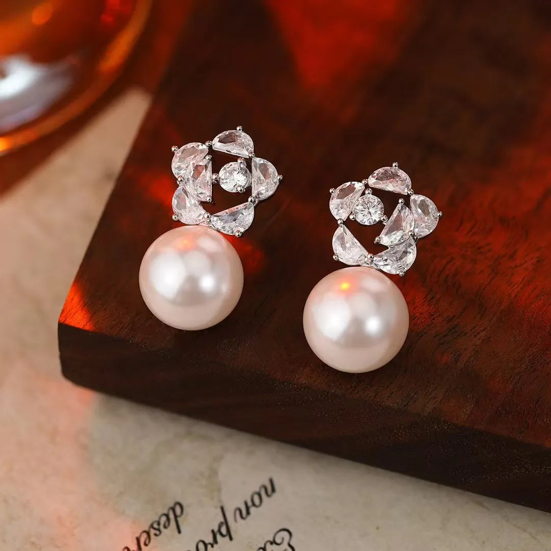 Women New Design Butter Bow Imitation Pearl Small Earring Fashion Elegant Graceful High Quality Jewelry Accessories for Ladies