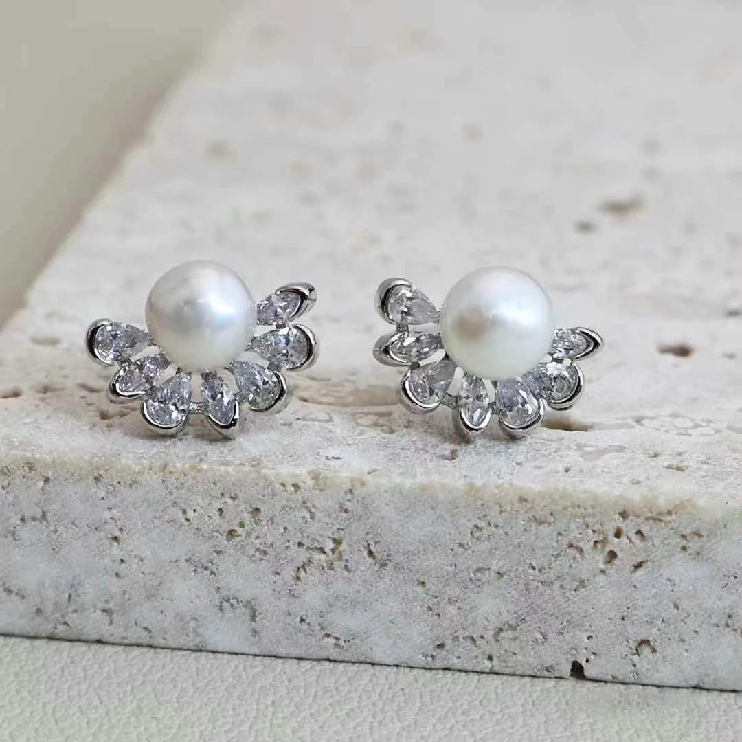 Fashion Elegant Simple Imitation Pearl Stud Earrings for Girls Sweet Classic Jewellry for Women Ladies Accessories Wholesale