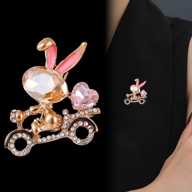 Fashion Rabbit Glitter Sparking Rhinestone Brooches for Girls Sweet Elegant Stylish Pins Jewelry for Women Ladies Accessories