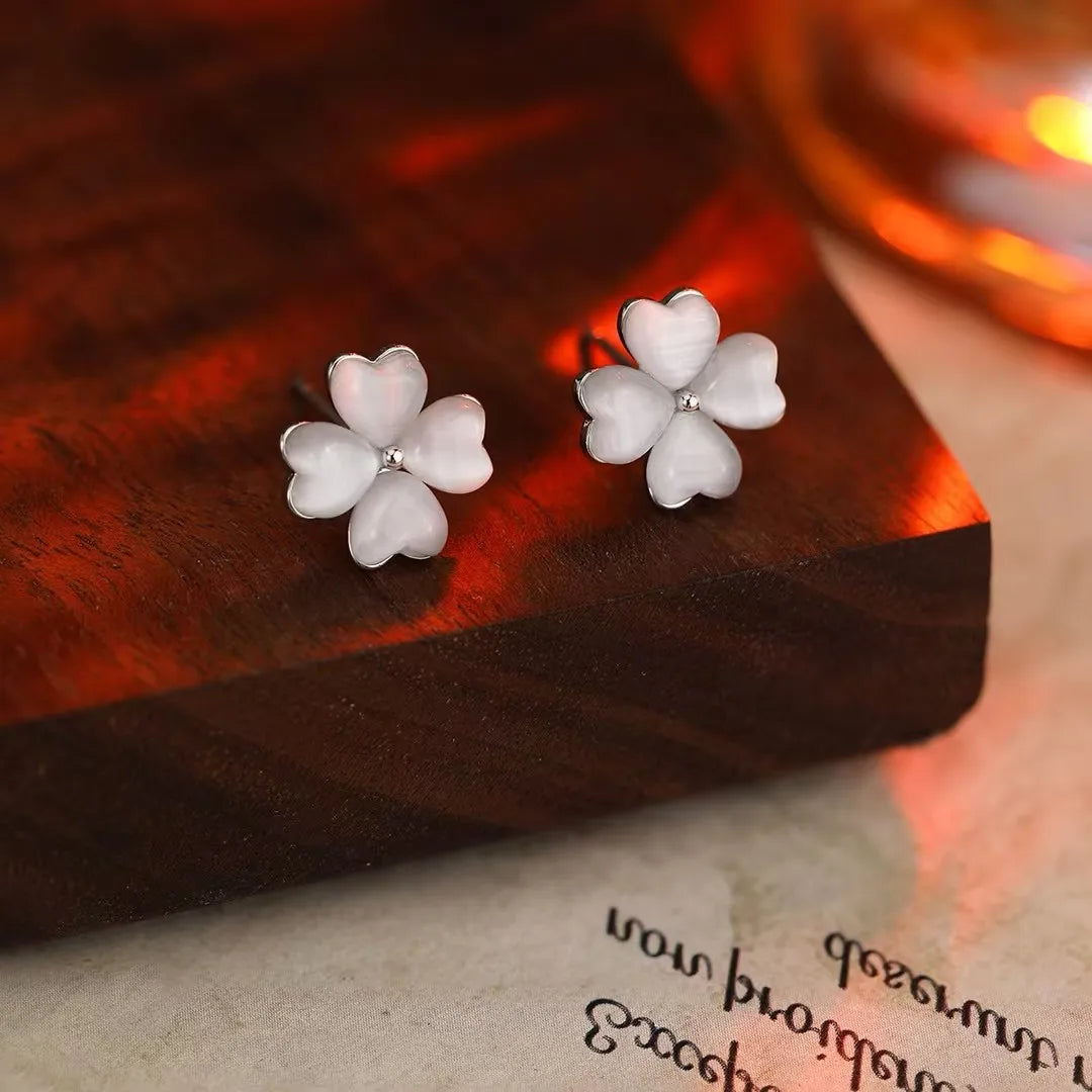 Ladies Flower Imitation Pearl Small Mini Stud Earring Fashion Chic Sparking Lightweight Jewelry Accessories for Women Daily Use