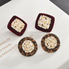 Retro Geometric Round Earrings Leopard Print Set with Zircon Stud Earrings Fashionable Elegant Luxury High-End Ear Jewelry Women