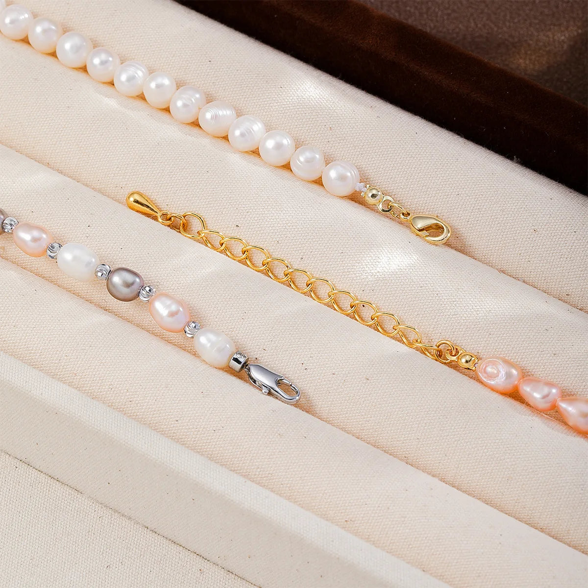 Fashion Freshwater Pearl Elegant Shell Necklaces for Girls Copper 18K Gold Jewelry for Women Ladies Wholesale Bulk Manufacturer