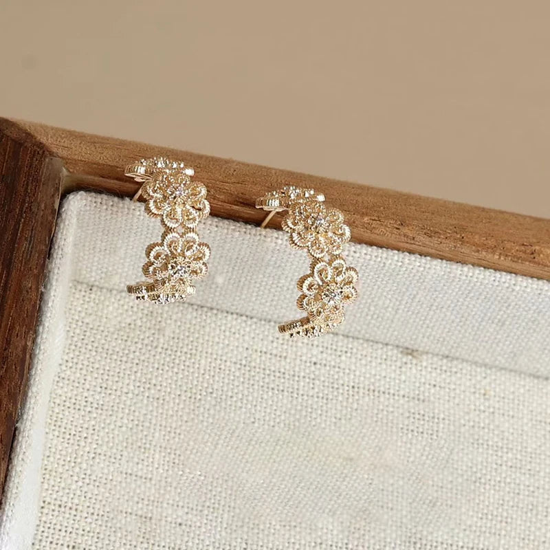 Fashion Trendy Simple Classic Minimalistic Hoop Earrings for Girls Sweet Elegant Jewelry for Women Ladies OOTD Accessories