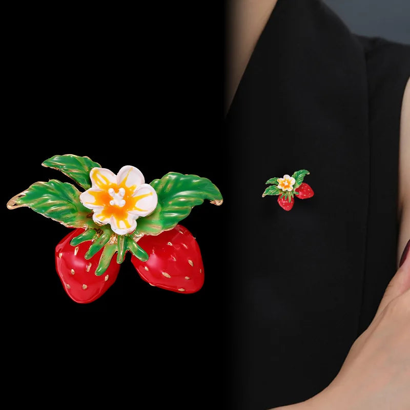 Fashion Fruits Strawberry Sweet Brooches for Girls Elegant New Design Glamorous Pins Jewelry for Women Ladies Accessories