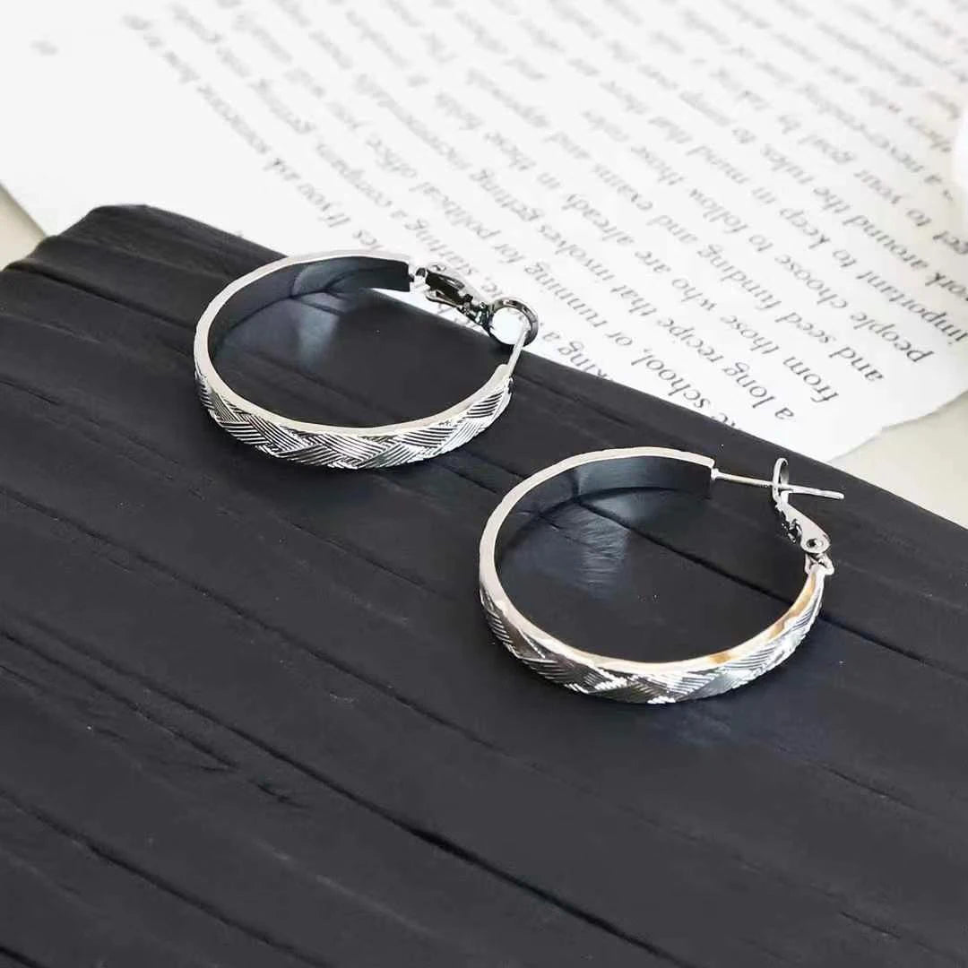 Female Simple Large Hoop Earring Fashion Sequined Sparking Affordable Lightweight Bulk Order Jewelry Accessories for Holiday