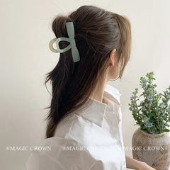 Women Hot Sale Green Minimalistic Medium Hair Claw Clips Graceful Classic Hair Claw Clip Accessories for Ladies Daily Office Use