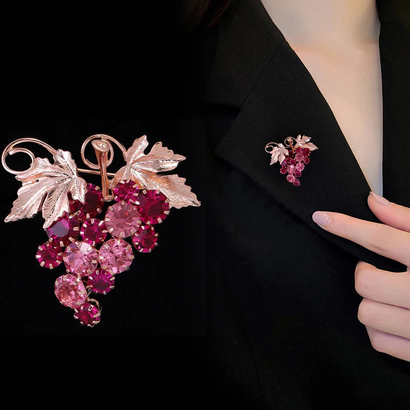 Fashion Fruits Grapes Glitter Rhinestone Brooches for Girls Sparking Trendy Pins Jewelry for Women Ladies Accessories Hot Sale