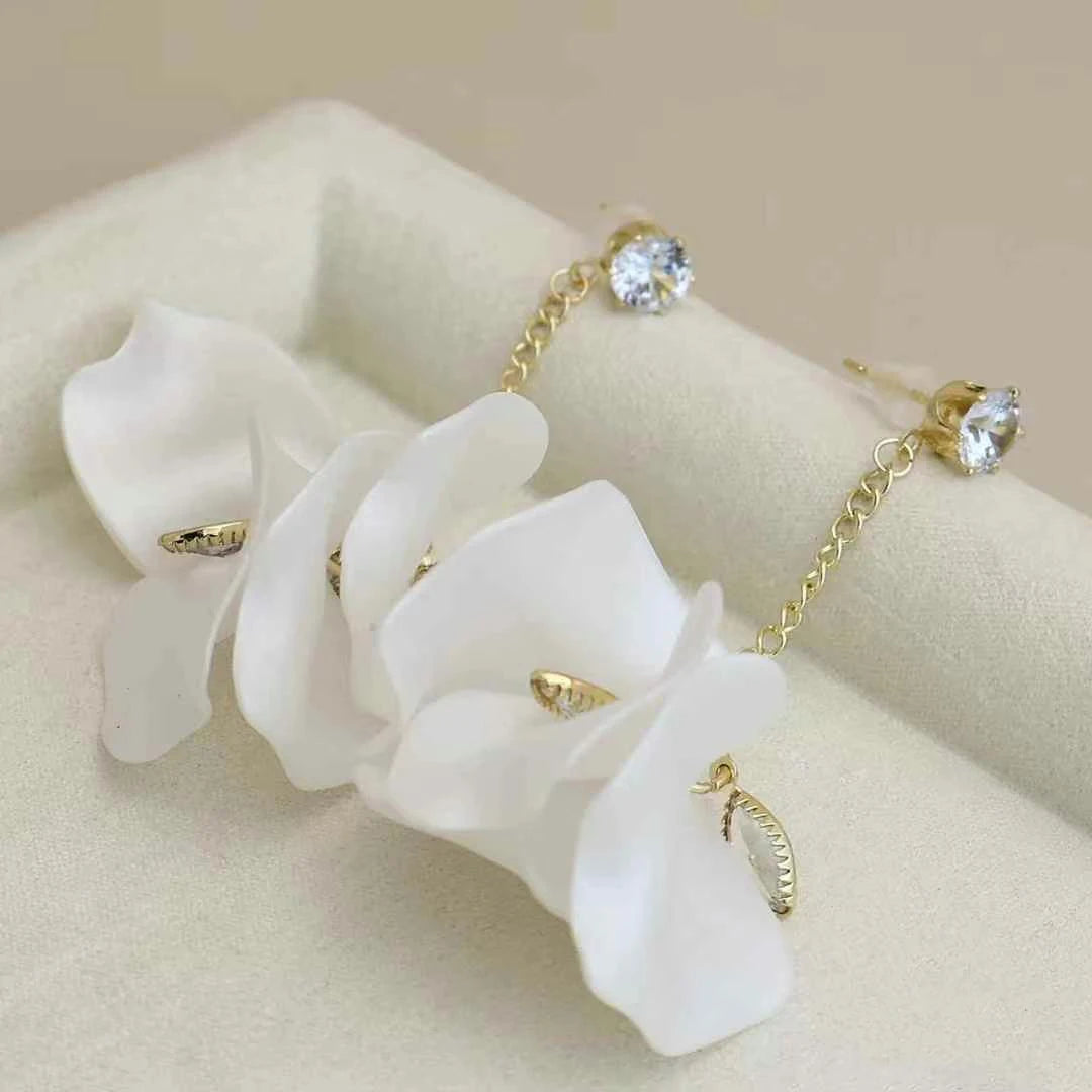 Women Hot Sale Butterfly Flower Decorative Drop Earring Fashion Elegant Graceful Dainty Wholesale Jewelry Accessories for Causal