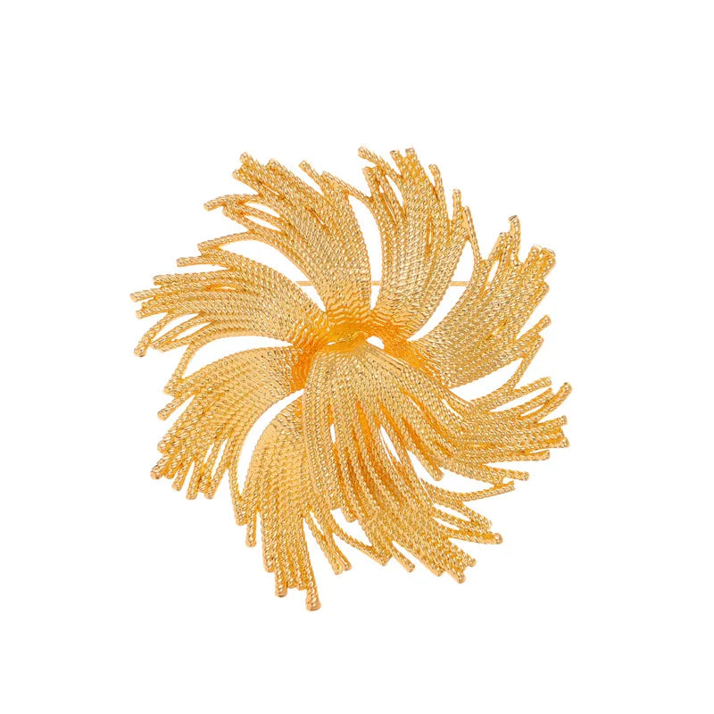Fashion Vintage Golden Elegant Brooches for Girls Glamorous Charms Snow Flake Pins Jewelry for Women Ladies Accessories Chic