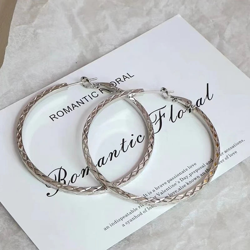 Fashion Trendy Elegant Stylish Hoop Earrings for Girls Cute Sweet Jewelry for Women Ladies Accessories Chinese Supplier Chic