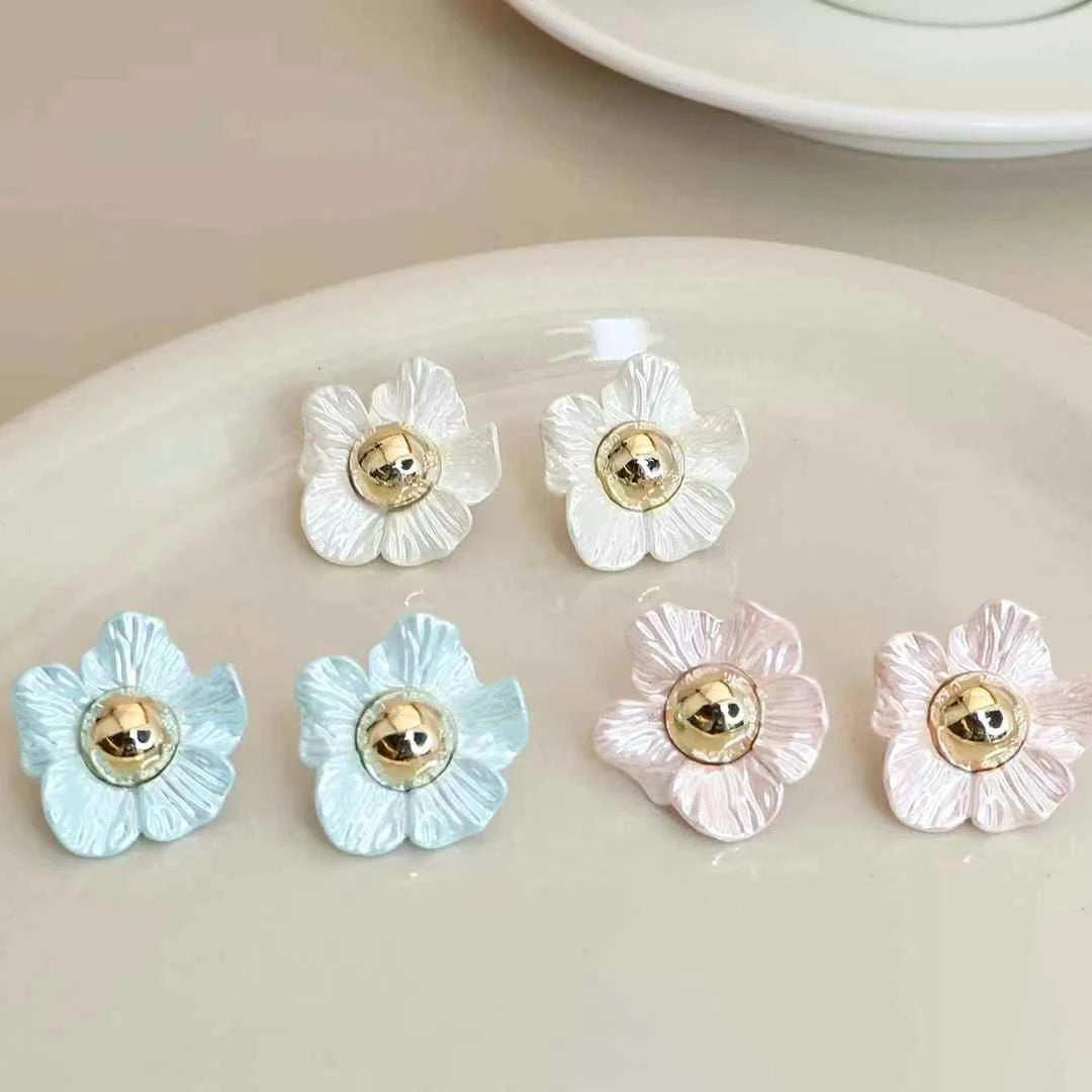 Female Flower Shape Small Stud Earring Fashion Luxurious Dainty Affordable Bulk Jewelry Accessories for Women Daily Causal Use