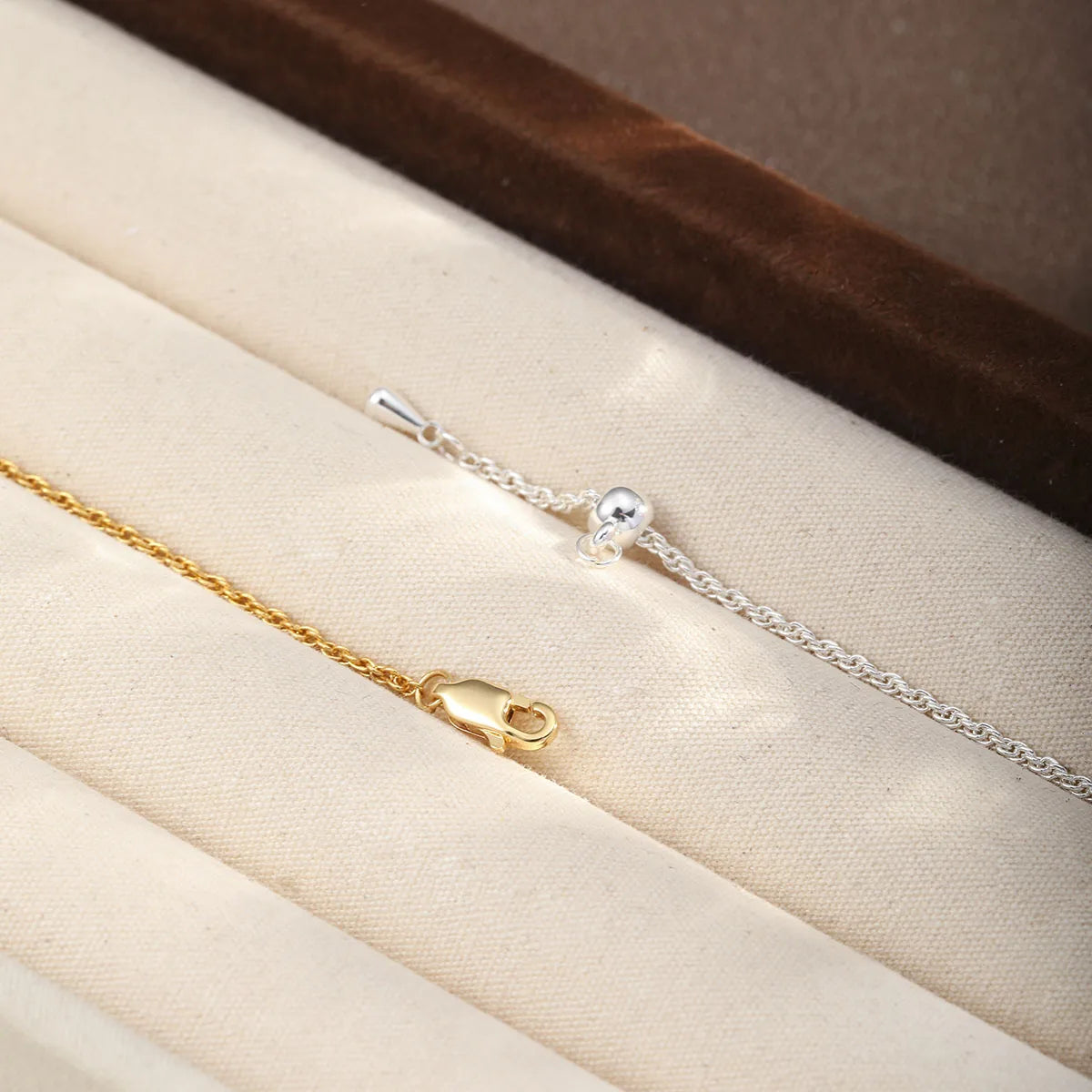 Fashion Copper 18K Gold Plated White K Shell Pendent Necklaces for Girls Simple Jewelry for Women Ladies Wholesale Bulk Sweet