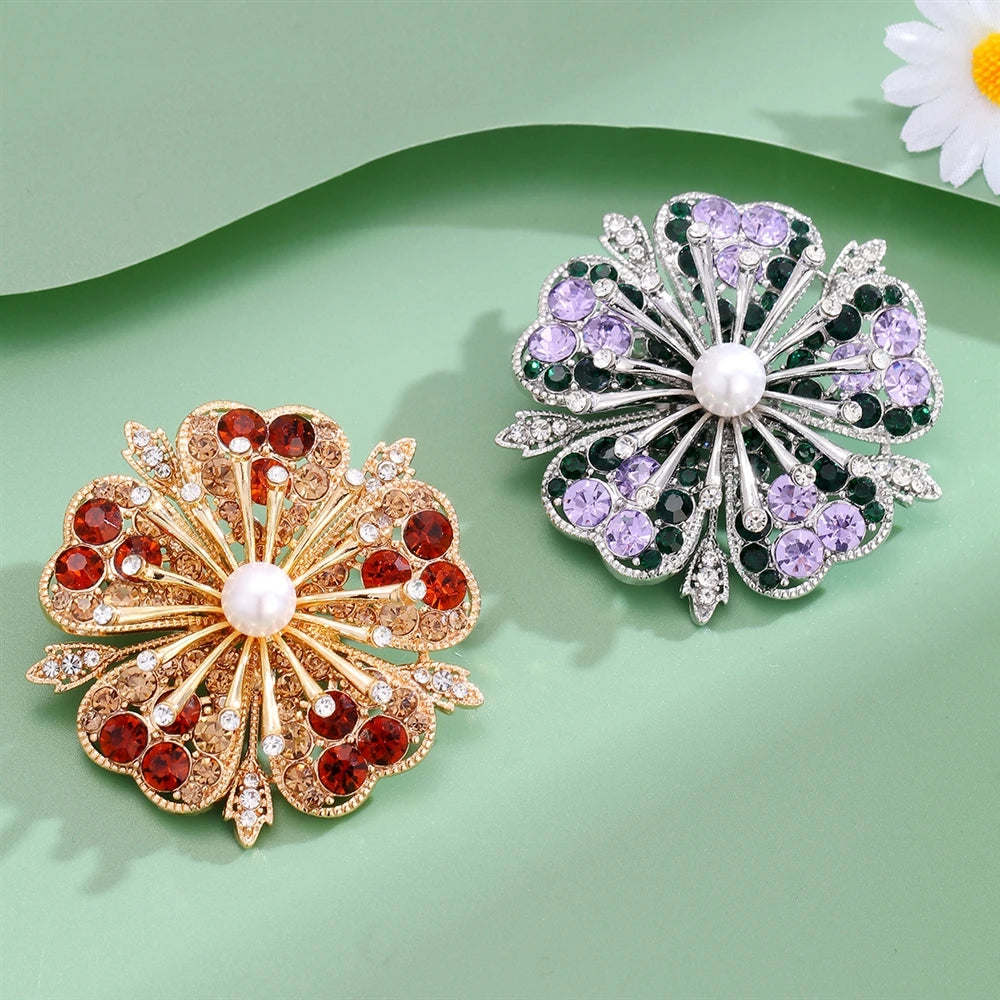 Fashion Refined Glitter Rhinestone Sparking Brooches for Girls Sweet Elegant Pins Jewelry for Women Ladies Accessories Hot Sale