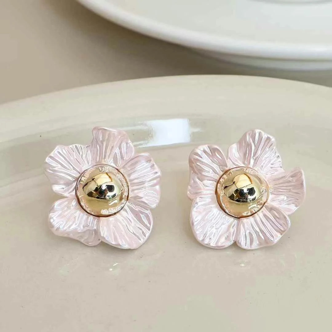 Female Flower Shape Small Stud Earring Fashion Luxurious Dainty Affordable Bulk Jewelry Accessories for Women Daily Causal Use