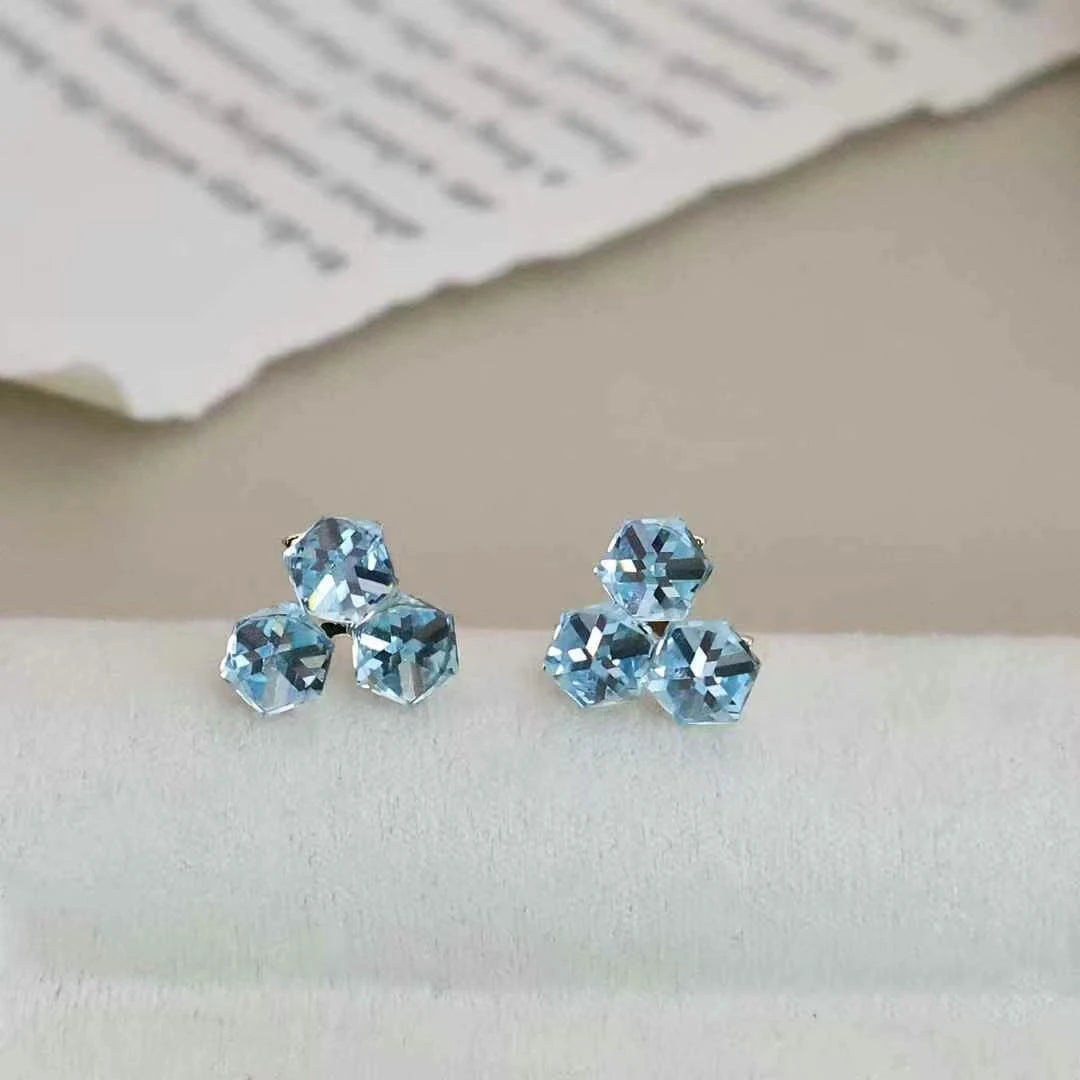 Glitter Simple Rhinestone Fine Stud Earrings for Girls Cute Sweet Fashion Elegant Jewelry for Women Ladies Accessories Wholesale