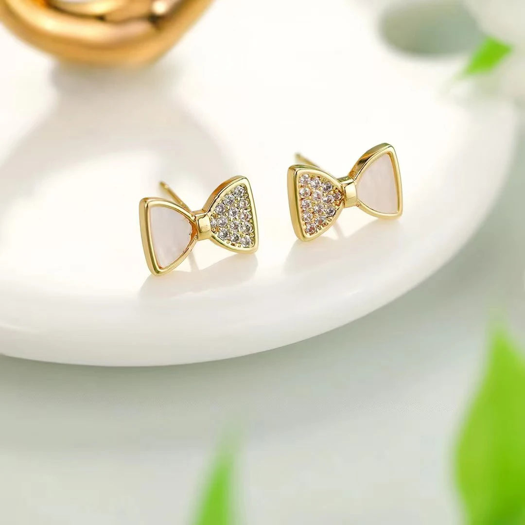 Ladies Butterfly Shape Mini Stud Earring Fashion Elegant Glitter Lightweight Bulk Order Jewelry Accessories for Women Daily Use