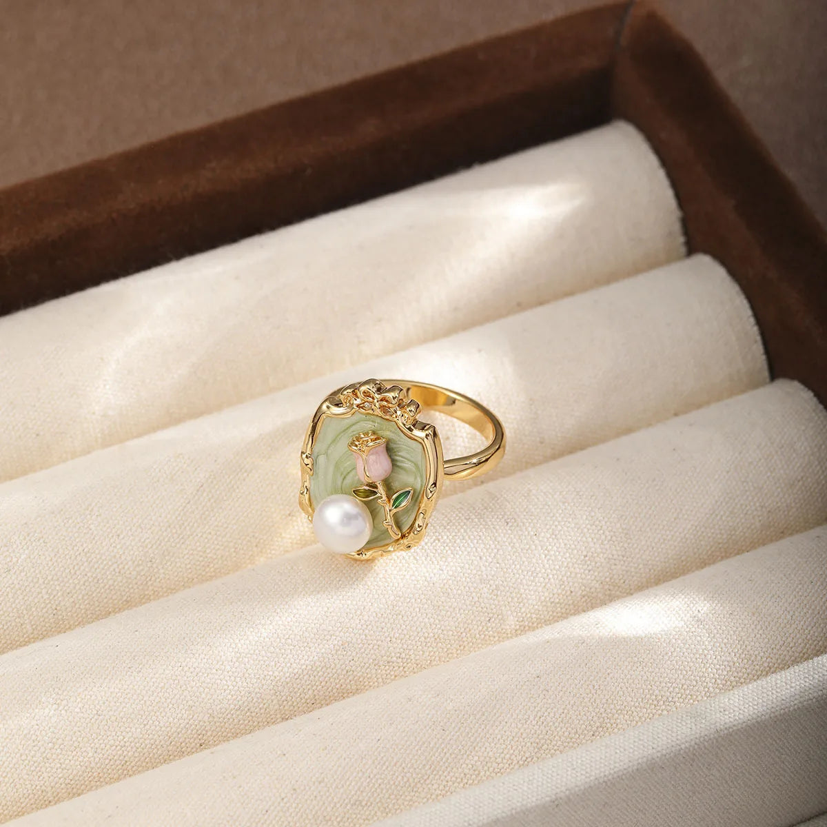 Fashion Vintage Pearl Elegant Rings for Girls Sweet Jewelry for Women Ladies Wholesale China Manufacturer Trendy Flower Bulk
